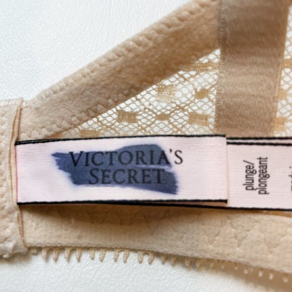 NWOT Victoria's Secret Bra 32DDD Incredible Plunge Beige Lace B1447 - Picture 8 of 9